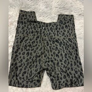 Old Navy Active Elevate Legging Olive Green and Black Leopard Print Size S